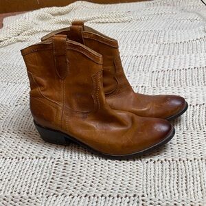 Frye Boots Billy Short Cognac Cowgirl Western Brown Leather Size 9.5B